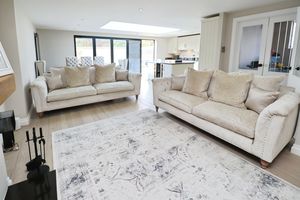 ASPEN CLOSE- click for photo gallery